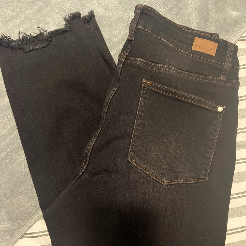 Judy Blue size 16W black cropped jeans with distressed cuff.